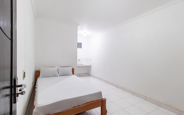OYO Life 93504 Kost Krisna