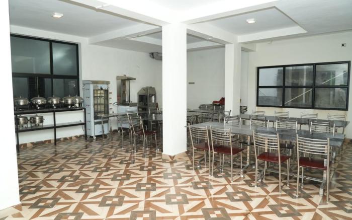 Hotel Vetrivel International by Browntree Resorts