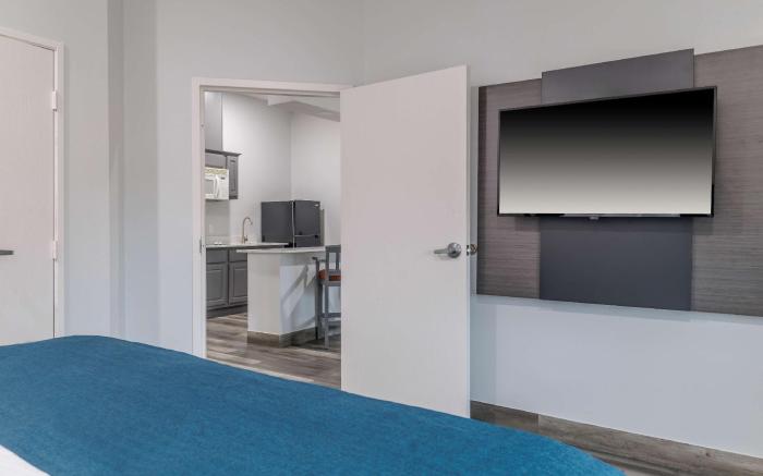Studio 6  Suites Brenham, TX