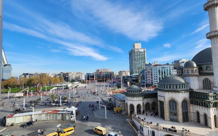Taksim Landhouse
