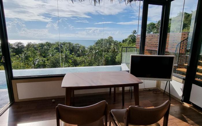 Sis and Sea Villa