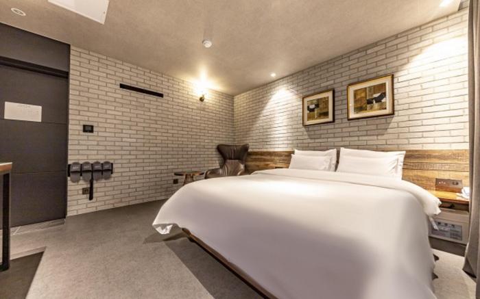Jeonju Seosin-dong Hotel Azit