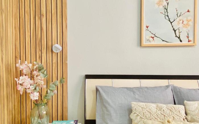 Spacious Flat-NO Air Condition BUT Ceiling Fans 