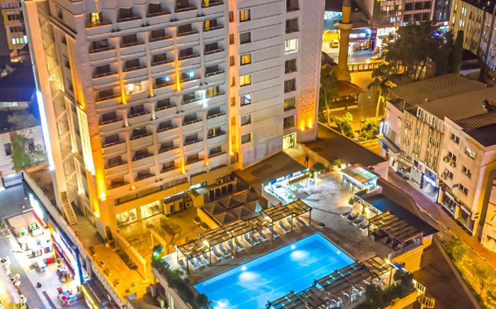 Best Western Plus Khan Hotel
