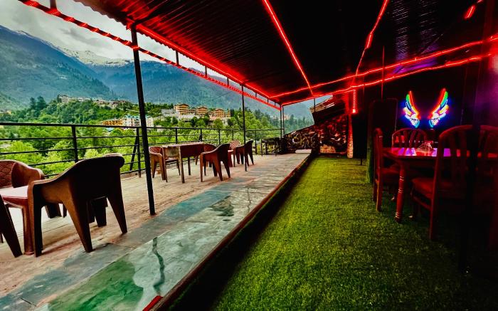 Sunday Holiday Link Hotel- A River Side