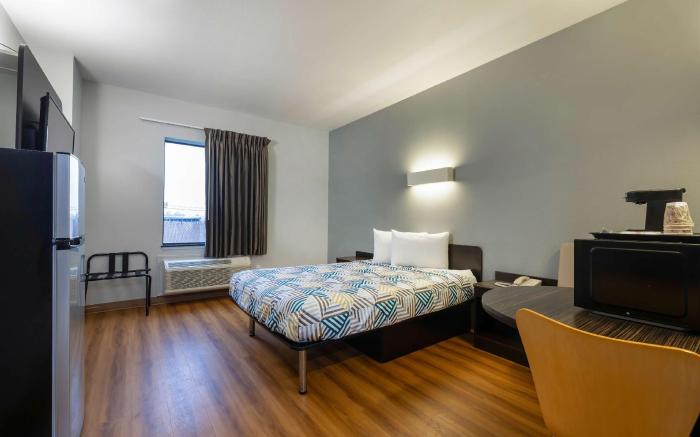 Studio 6  Suites Texas City, TX – I-45 South