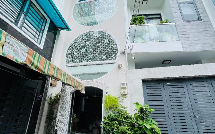 DORI HOUSE NTL (311/56)