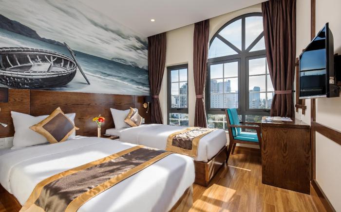 AncyrA Capsule Hotel - Backpackers Paradise & Rooftop Bar