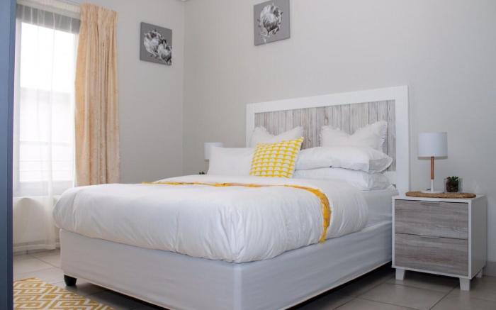 ⭐️ Contemporary - Clean & Comfortable Apartment ⭐️
