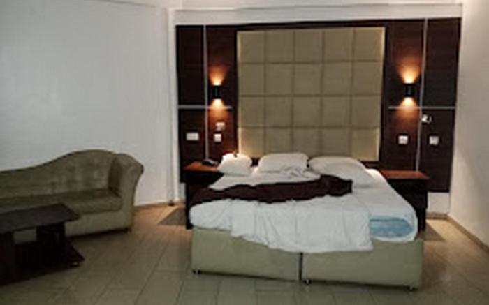 Presken Hotel and Suites (Alade)
