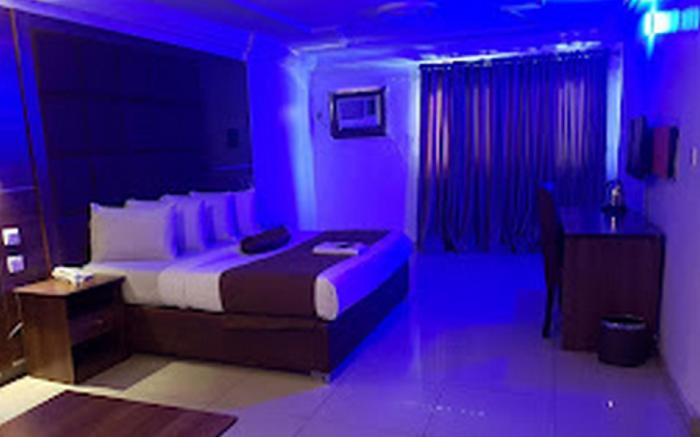 Presken Hotel and Suites (Awolowo)