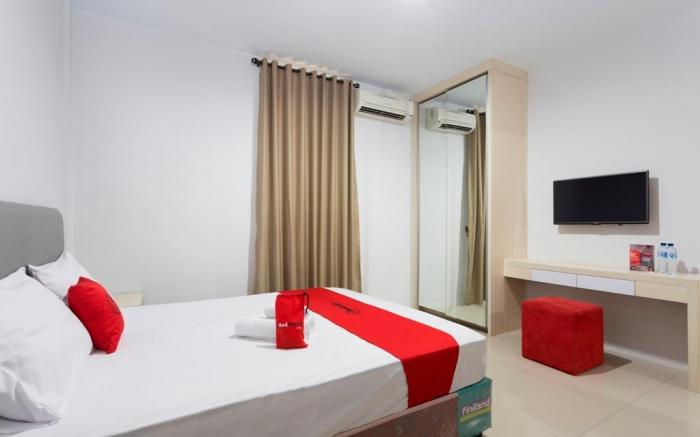 RedDoorz Plus near Cilandak Town Square 2