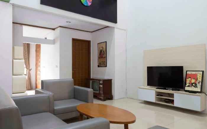RedDoorz Plus near Cilandak Town Square 2