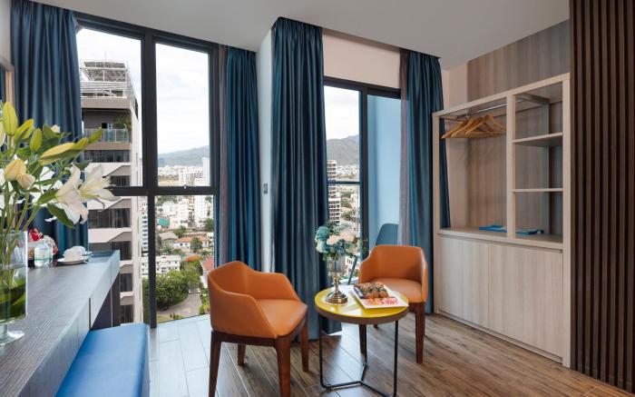 Aaron Hotel