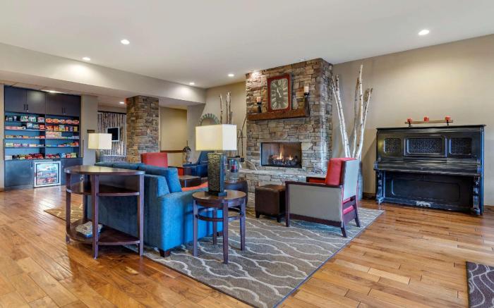 Comfort Inn & Suites