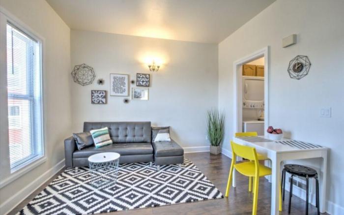 Capitol Hill Apartments