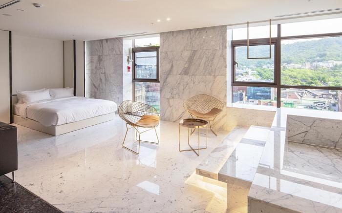 Stayrak Hotel