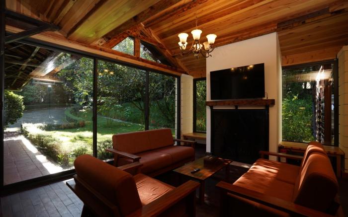 Ngói Casa - Lakeview Villa