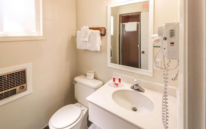 Econo Lodge Inn & Suites Heavenly Village Area