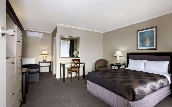 Comfort Inn On Raglan