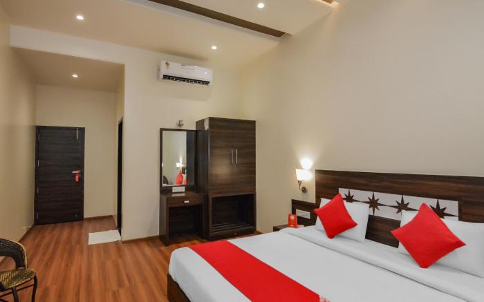 Townhouse Oak Sinhgad Road Crossway Formerly Popular Hotel