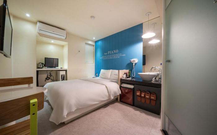 Seongbuk (Bomun-dong) Piano