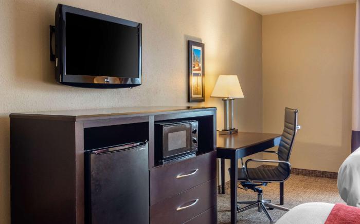 Comfort Inn & Suites Perry National Fairgrounds Area