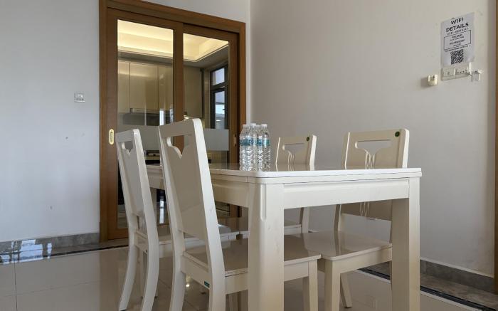 City View 2BR R&F Mall near CIQ