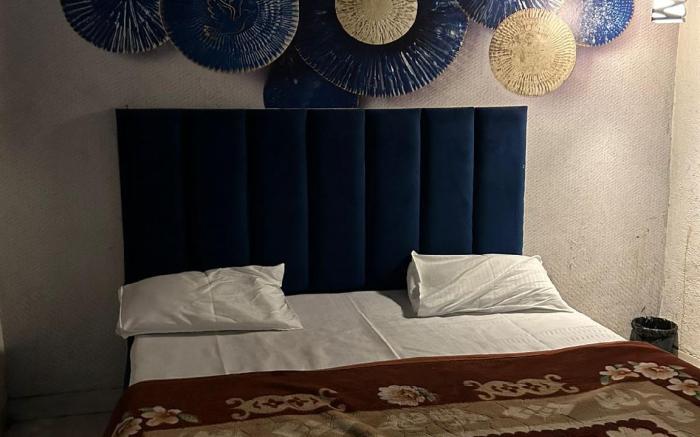 Hotel Vaansh ( Near Golden Temple Parking )
