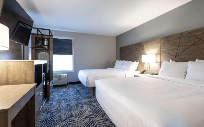 Rodeway Inn & Suites near Outlet Mall - Asheville