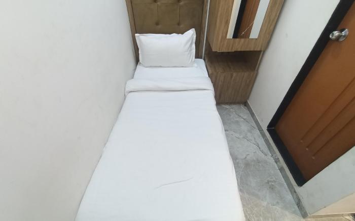 Hotel Beverly Plaza - US Embassy - BKC Kurla West