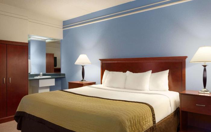 Ramada By Wyndham Fargo