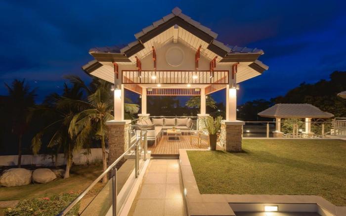 Seven Bedrooms Mansion on The Golf Course! (JB2)