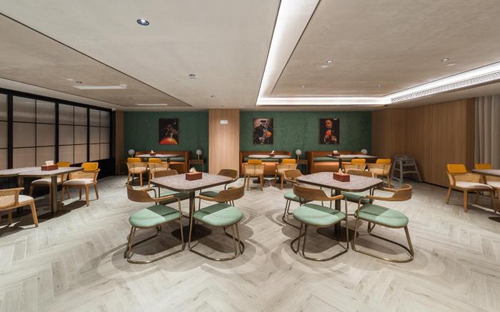 Orange Hotel Linzhi Yak Square