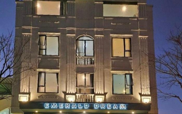 Emerald Dream Hotel, Office and Apartments