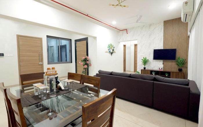 Business lesiure - 3 BHK with Balcony-Chef- NAVI