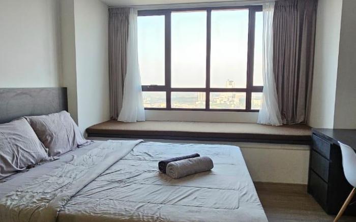 cozy and fully furnished Collins Apartemen