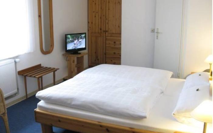 Hotel Orthwein -kostenfreie Parkplatze-