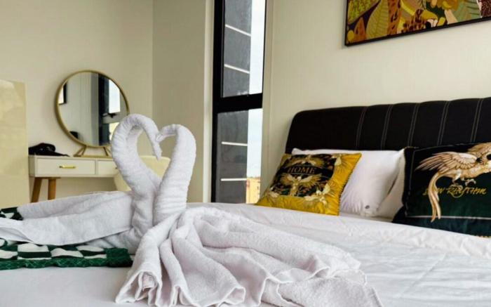 DeLuma@UrbanSuites 8pax