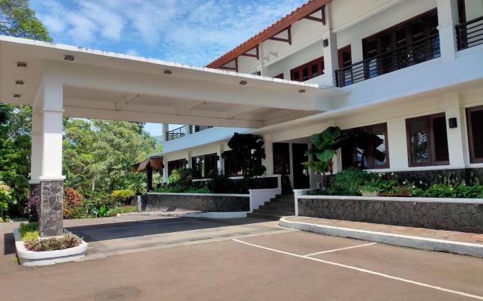 ATHARRAZ HOTEL & CONVENTION