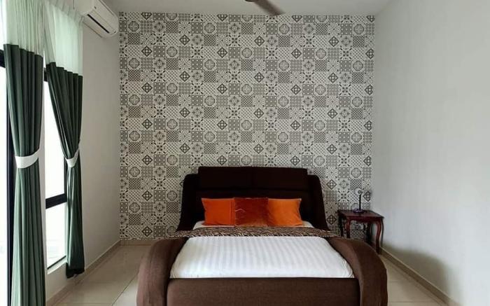 Wood Theme Home / town centre / 18pax