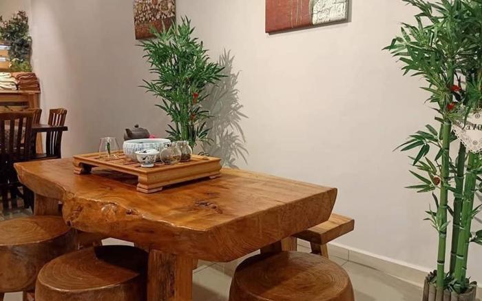Wood Theme Home / town centre / 18pax