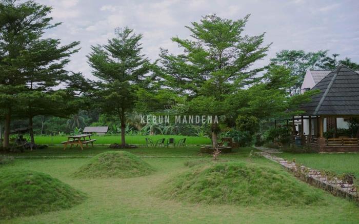Kebun mandena farmstay