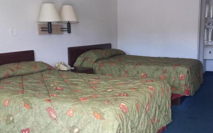 Rodeway Inn Auburn Hills - Detroit