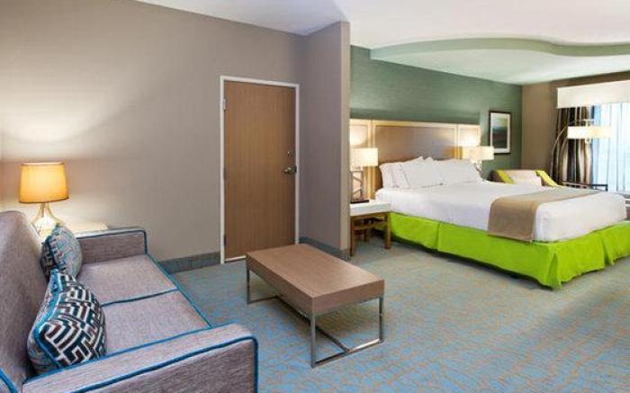 Holiday Inn Express & Suites Warner Robins North West By IHG