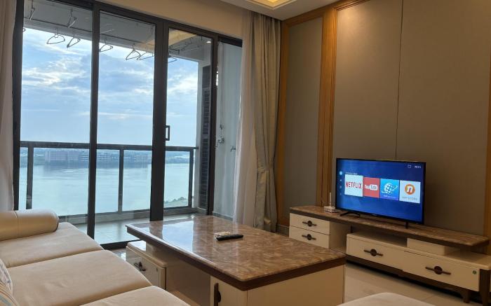 Partial Seaview 2 BR Apartment R&F Princess Cove