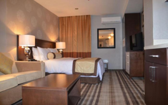 LAKEWOOD LUXURY APARTMENTS