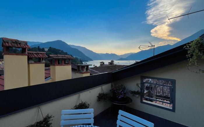 Skyway apartment with private lake view terrace