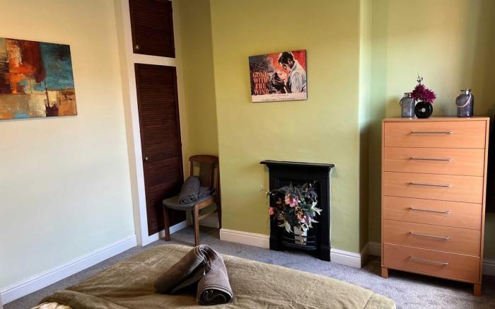 Spacious 2-Bedroom House in Stockton Heath