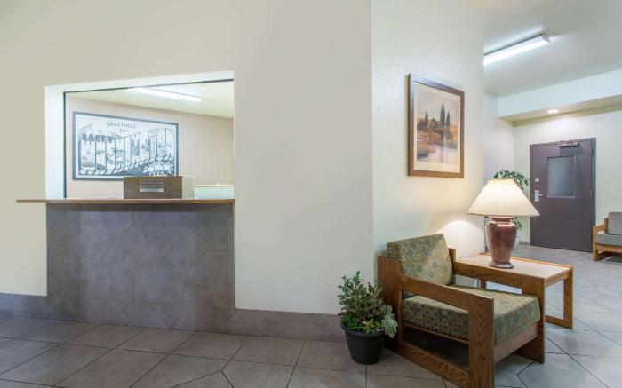 Super 8 By Wyndham Lacey Olympia Area
